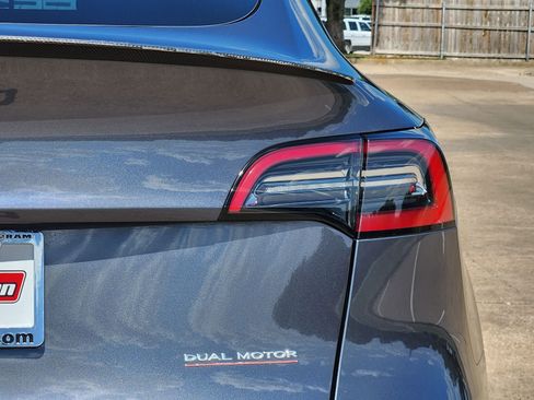 Used 2023 Tesla Model Y Performance AWD/4WD image 16