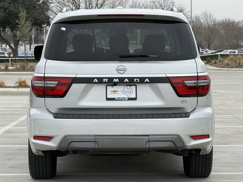 Used 2024 Nissan Armada SL image 5