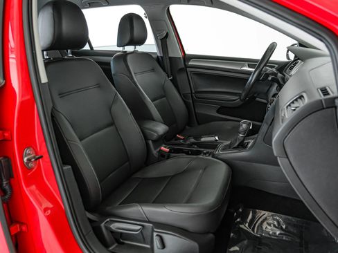 Used 2015 Volkswagen Golf SE image 26