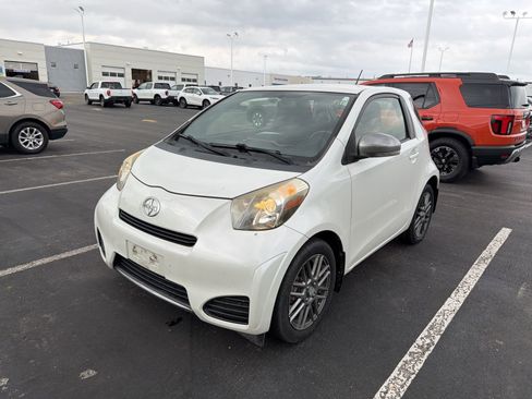 Used 2014 Scion iQ image 2
