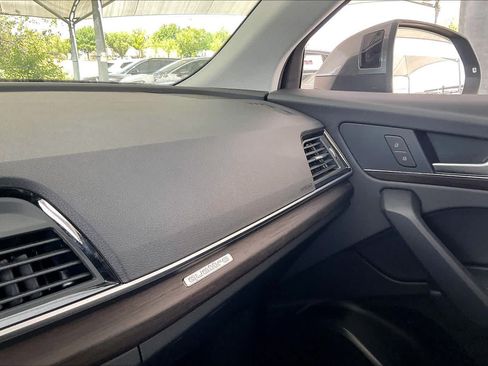 Used 2024 Audi Q5 2.0T Premium AWD/4WD image 31