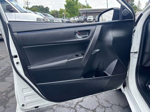 Used 2018 Toyota Corolla SE w/ Carpet Mat Package (TMS) FWD image 15