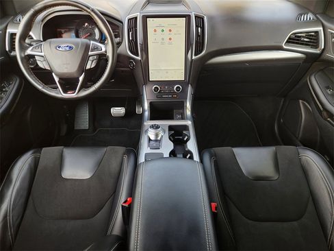 Used 2022 Ford Edge ST image 22