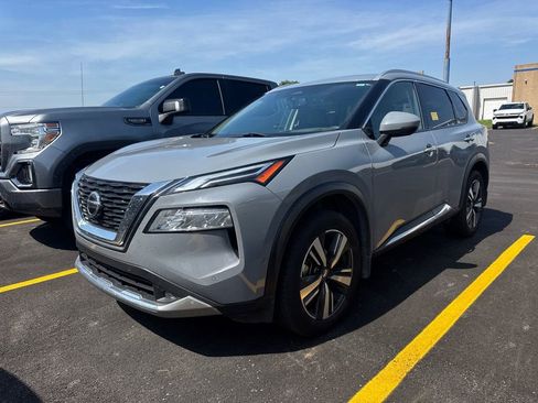 Used 2021 Nissan Rogue Platinum FWD image 1