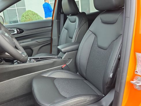 New 2026 Jeep Compass Latitude image 13