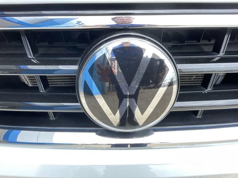 Used 2023 Volkswagen Tiguan SE R-Line AWD/4WD image 31