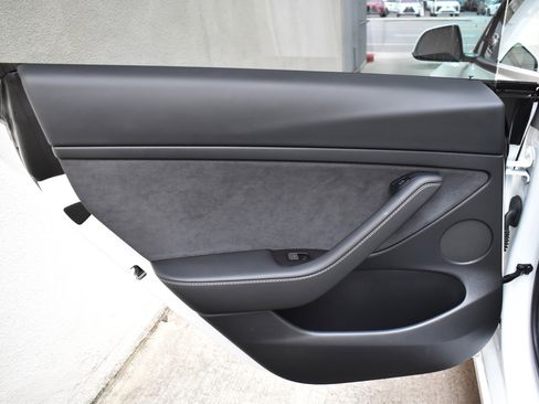 Used 2022 Tesla Model 3 Long Range image 24