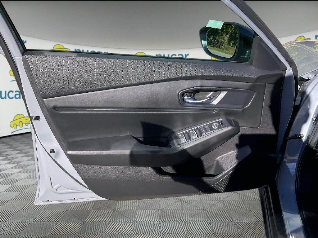 Used 2025 Honda Accord SE image 9