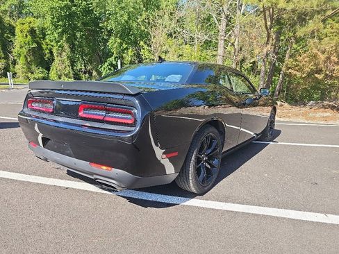 Used 2018 Dodge Challenger R/T w/ Driver Convenience Group RWD image 5