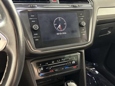 Used 2022 Volkswagen Tiguan SE FWD image 18