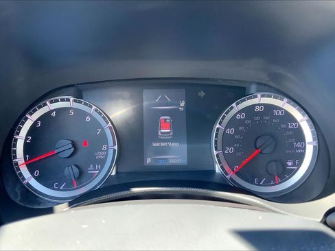 Used 2022 Toyota Highlander LE FWD image 26