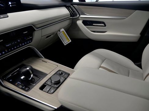 Certified 2025 MAZDA CX-90 Plug-In Hybrid w/ Premium Plus image 25