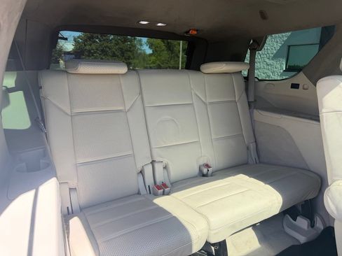 Used 2021 Cadillac Escalade Premium Luxury Platinum AWD/4WD image 30