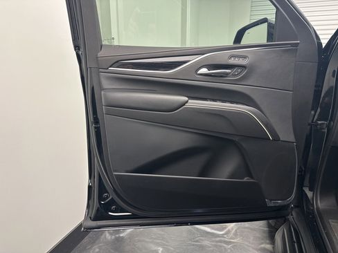 Used 2021 Cadillac Escalade Sport w/ LPO, Illumination Package image 17