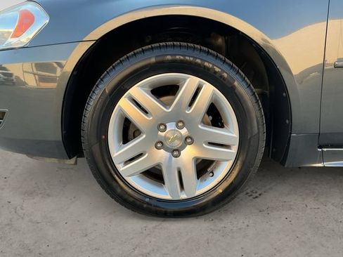 Used 2012 Chevrolet Impala LT w/ LT Sunroof Package FWD image 9