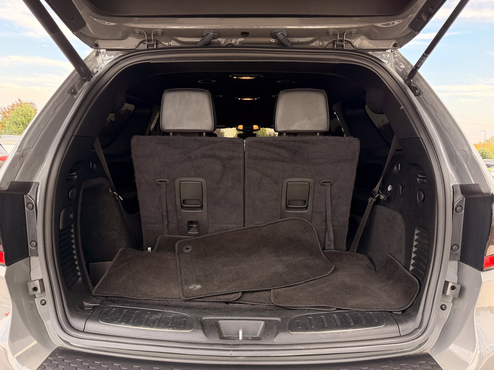 Used 2022 Dodge Durango R/T w/ Blacktop Package AWD/4WD image 52