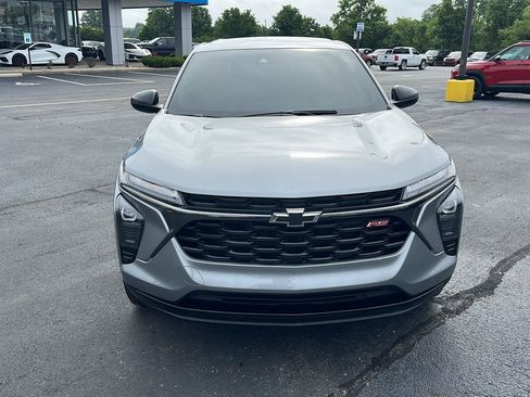 Used 2024 Chevrolet Trax RS w/ Driver Confidence Package FWD image 8