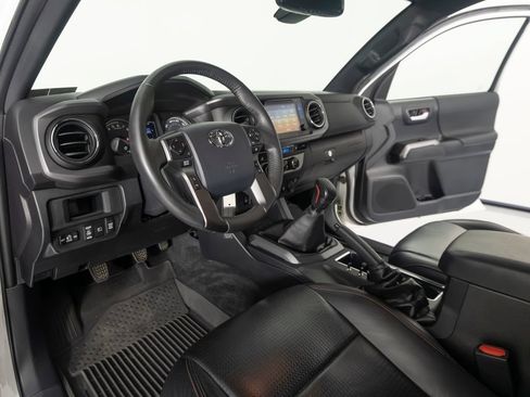 Used 2018 Toyota Tacoma TRD Pro AWD/4WD image 14