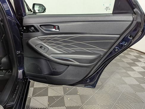 Used 2021 Toyota Avalon Limited w/ Advanced Safety Package image 39