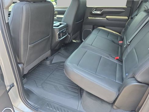 Used 2025 GMC Sierra 2500 SLT w/ SLT Premium Package AWD/4WD image 14