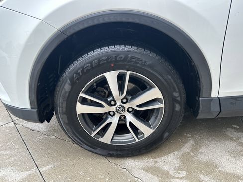 Used 2017 Toyota RAV4 XLE FWD image 16