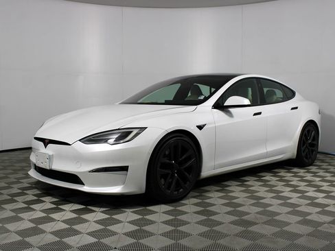 Used 2021 Tesla Model S Plaid image 34