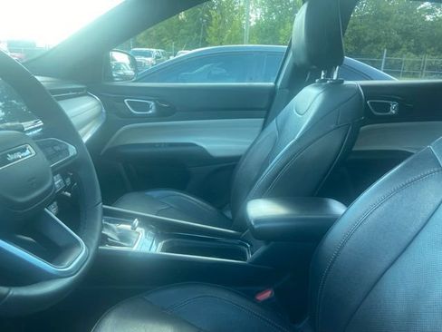 Used 2023 Jeep Compass Limited w/ Sun and Sound Group AWD/4WD image 7