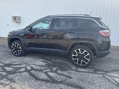 Used 2018 Jeep Compass Limited w/ Navigation Group AWD/4WD image 2