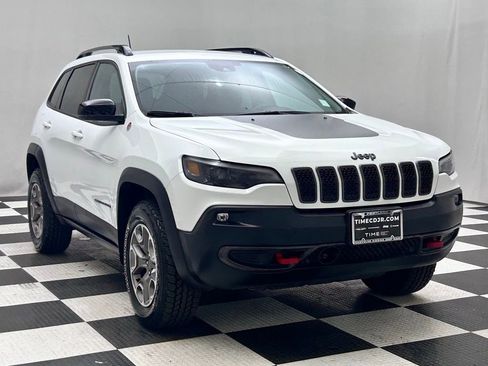 Used 2022 Jeep Cherokee Trailhawk w/ Comfort/Convenience Group AWD/4WD image 2