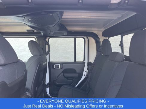 New 2025 Jeep Gladiator Rubicon w/ Convenience Group image 28