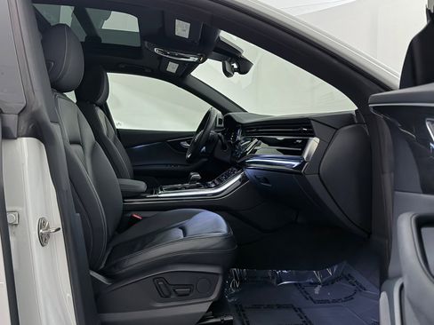 Used 2019 Audi Q8 Premium image 26