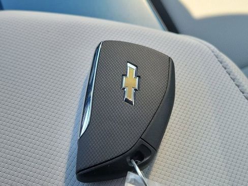 Certified 2025 Chevrolet Equinox EV LT image 32