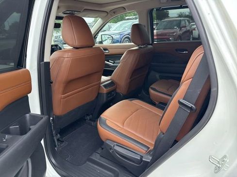 Used 2024 Nissan Pathfinder Platinum FWD image 22