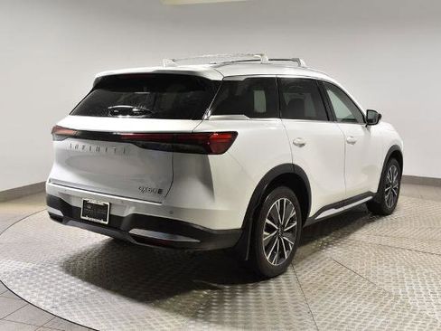 Certified 2026 INFINITI QX60 Luxe w/ Family Package AWD/4WD image 8
