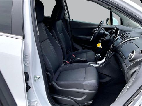 Used 2016 Chevrolet Trax LT AWD/4WD image 7