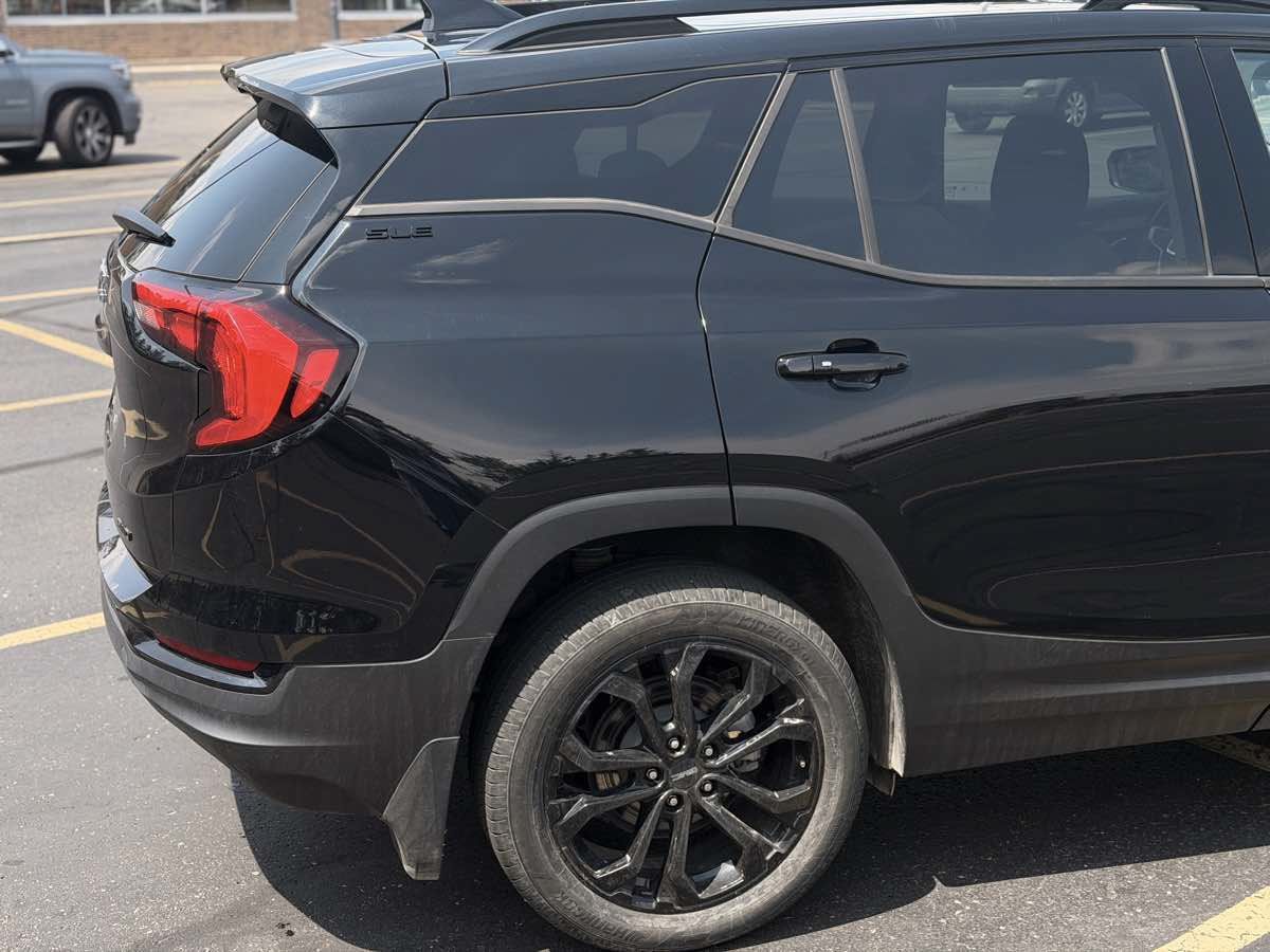 Used 2021 GMC Terrain SLE w/ Driver Convenience Package AWD/4WD image 5