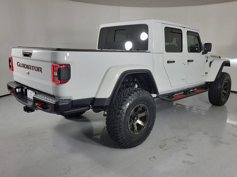 Used 2020 Jeep Gladiator Rubicon AWD/4WD image 3