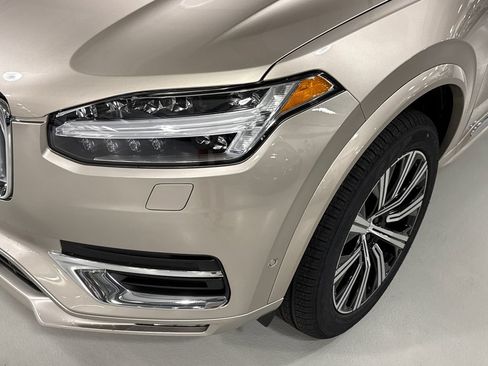 Certified 2023 Volvo XC90 B6 Plus AWD/4WD image 7