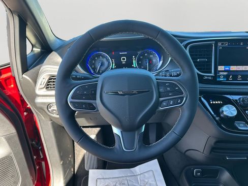 New 2026 Chrysler Pacifica Select image 19