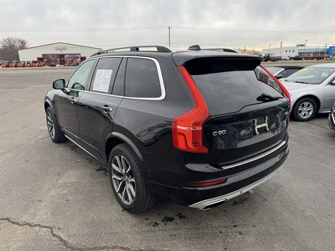 Used 2018 Volvo XC90 T6 Momentum w/ Convenience Package image 2