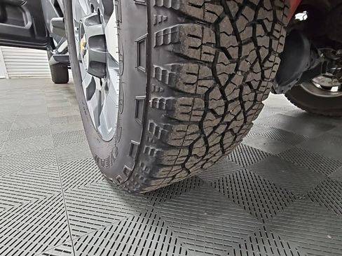 Used 2024 Chevrolet Silverado 2500 Custom w/ Custom Value Package image 37