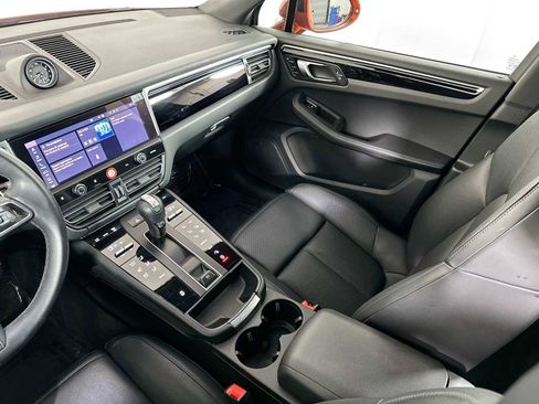 Used 2024 Porsche Macan image 23