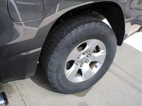 Used 2020 RAM 1500 4x4 Crew Cab image 10