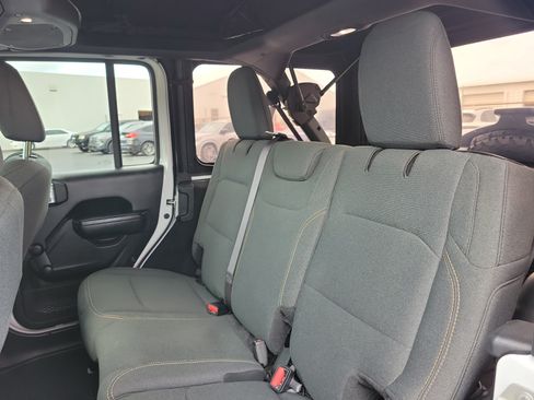Used 2024 Jeep Wrangler Unlimited Sport AWD/4WD image 10