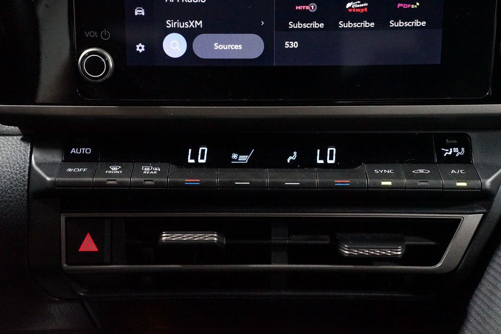 Certified 2025 Toyota Camry SE FWD image 21