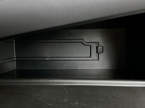 Used 2023 Toyota Camry XSE w/ Navigation Package image 32