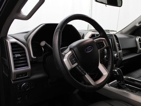 Used 2018 Ford F150 Lariat w/ Equipment Group 502A Luxury AWD/4WD image 12