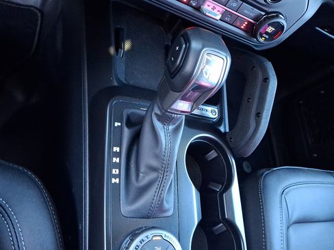 Used 2025 Ford Bronco Badlands image 17