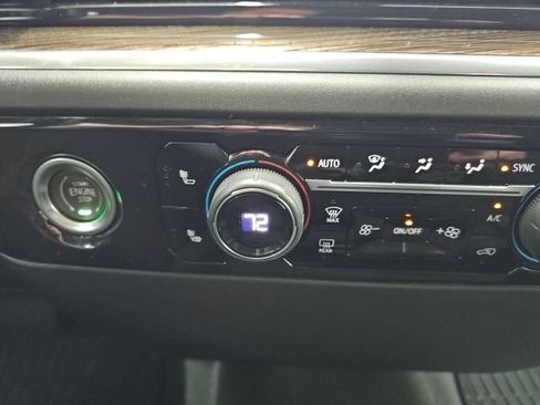 Used 2023 Chevrolet Silverado 1500 LT AWD/4WD image 25
