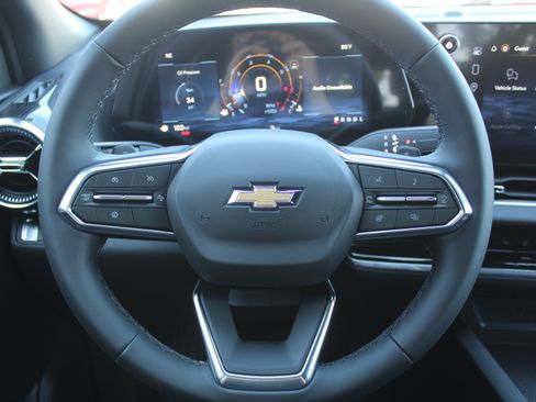 New 2026 Chevrolet Equinox LT w/ Safety and Technology Package FWD image 11